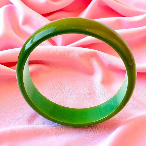 Vintage Bakelite Bangle Bracelet Green Smooth - Picture 7 of 16